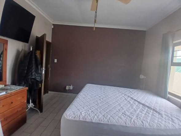 HOUSE FOR SALE IN WALVIS BAY HERMES photo 5