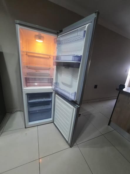Defy Fridge photo 1
