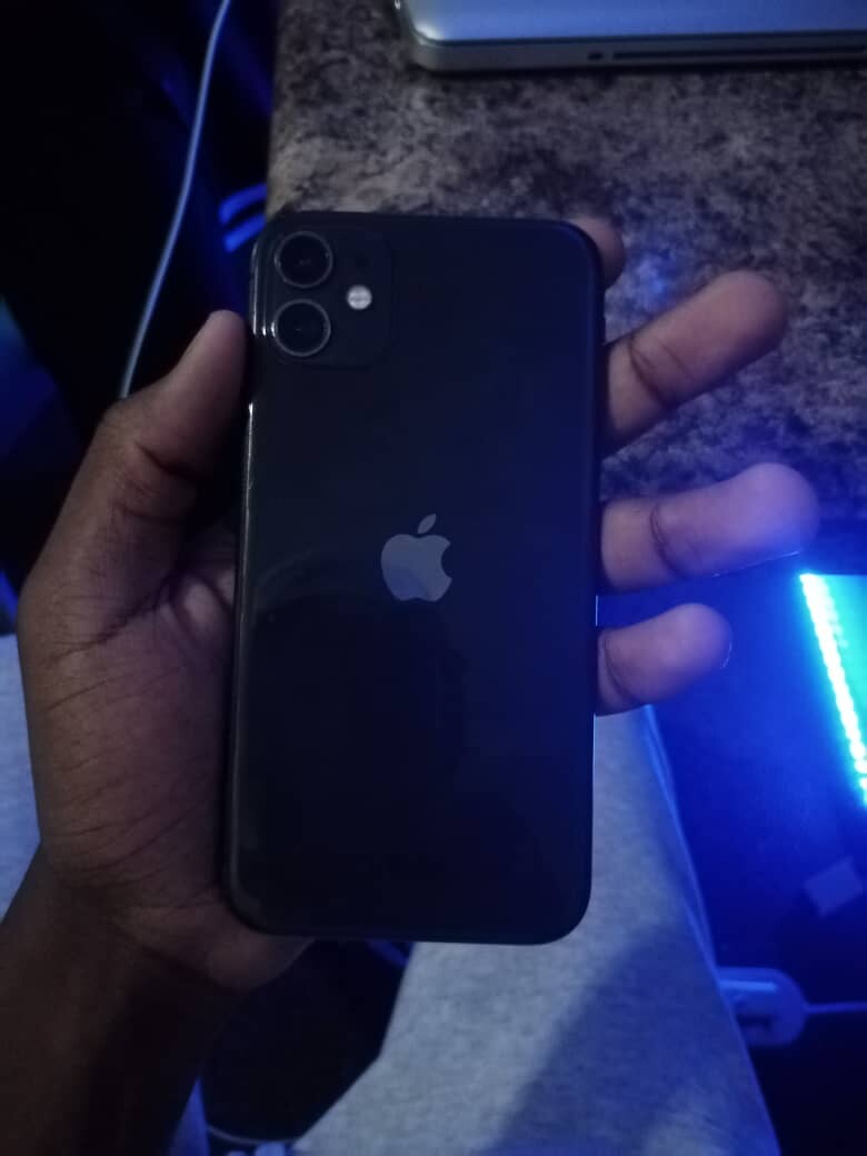 Iphone 11 for sale on low price photo 2