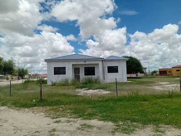 HOUSES FOR SALE IN ONDANGWA photo 2