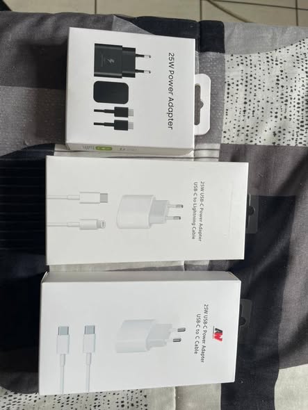 Charging cables and full chargers photo 1