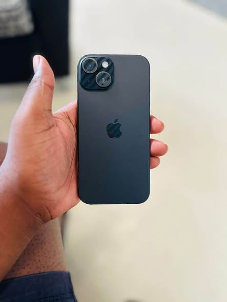 iPhone 15  • 128GB photo 1