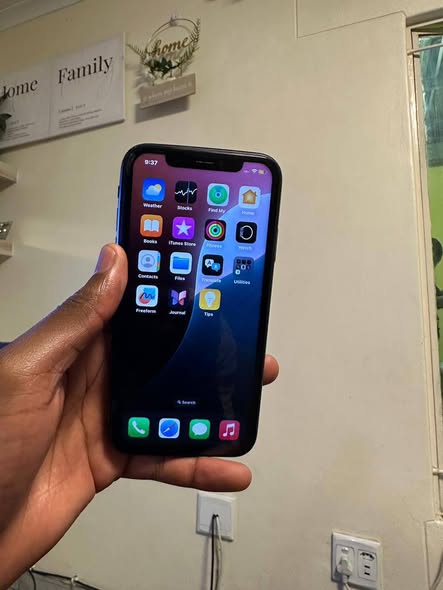 IPhone XR photo 3