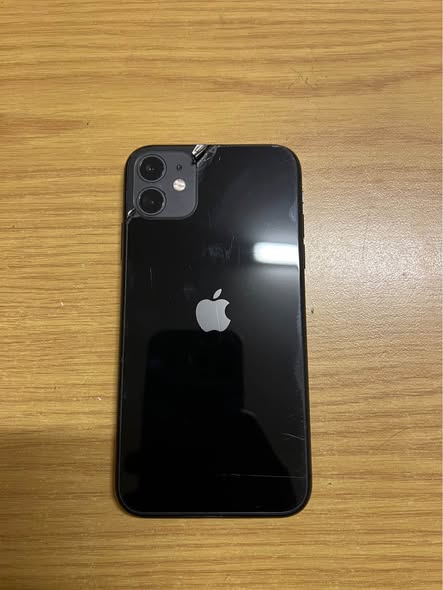 iPhone 11 64 GB photo 2