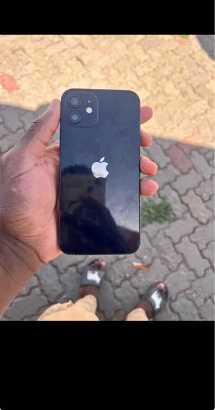 iPhone 12 photo 2