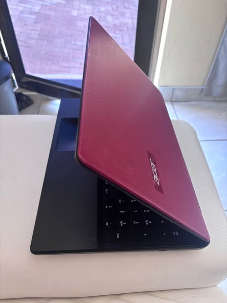 Acer Aspire laptop photo 4