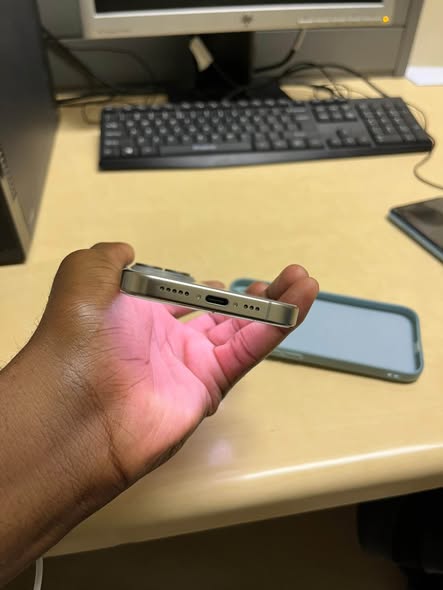 IPHONE 15 PRO 256GB photo 3