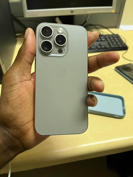 IPHONE 15 PRO 256GB photo 2