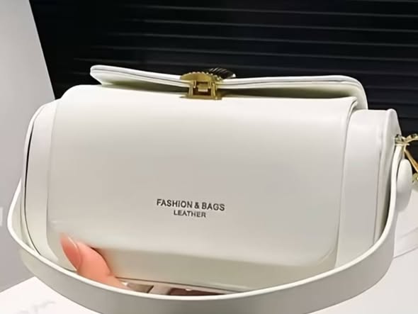 Handbags photo 1