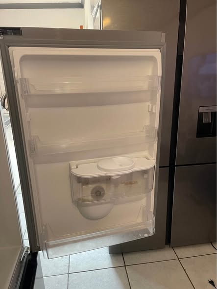 FRIDGE photo 1