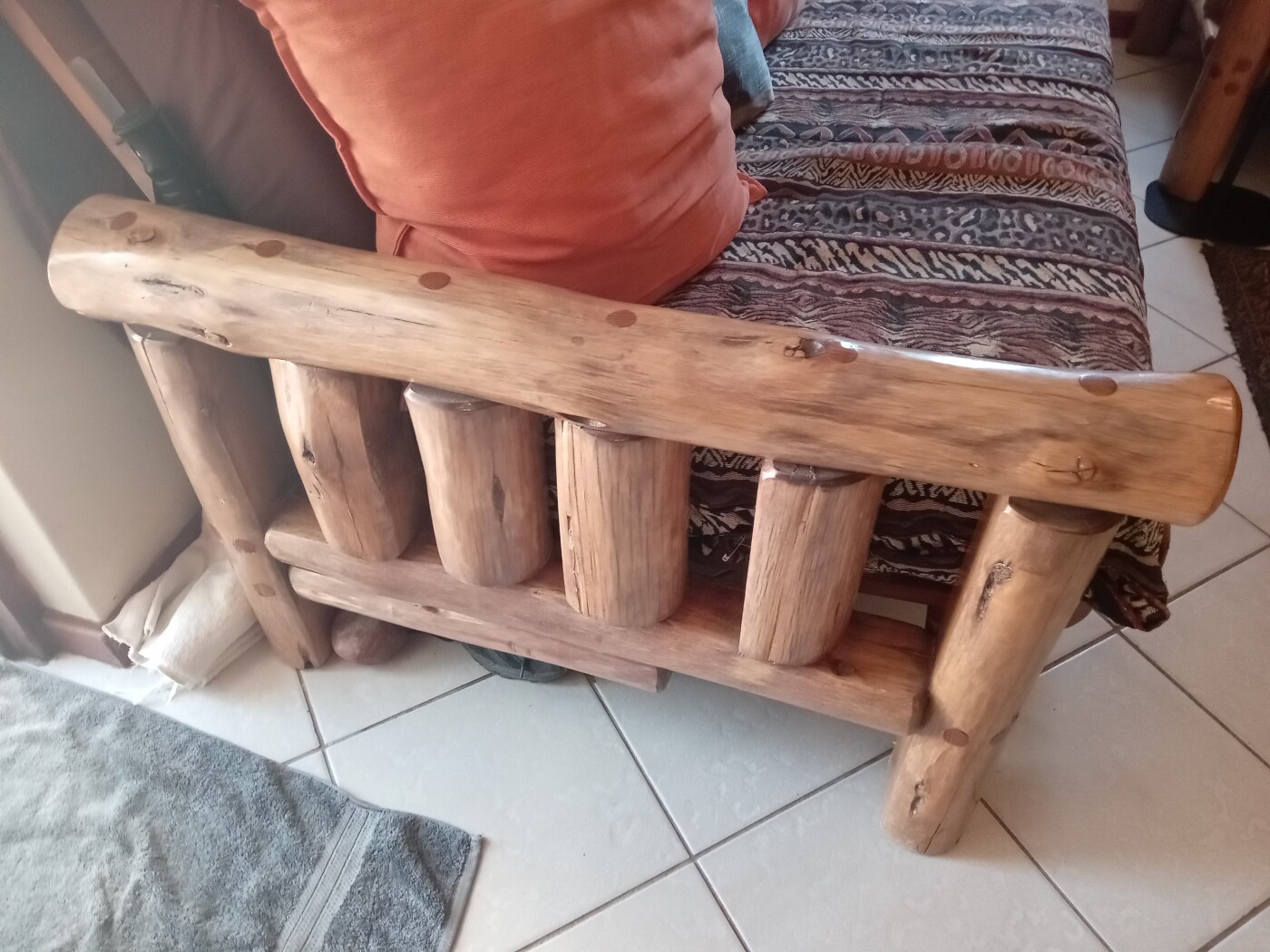 Log lounge set 7 seater photo 2