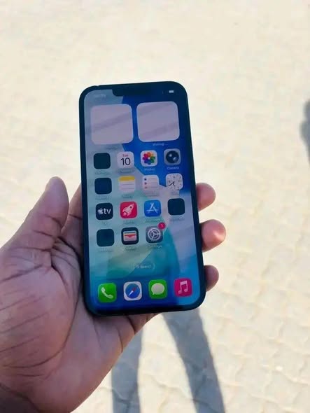 IPHONE 13 photo 2