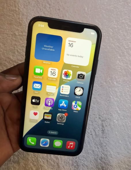 iPhone XR, 64gb photo 3