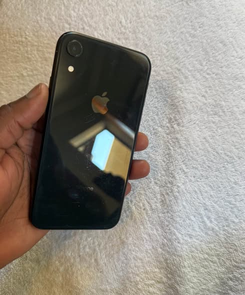iPhone XR, 64gb photo 4