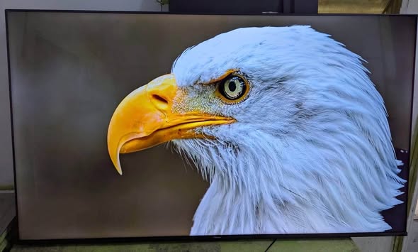 Hisense 75 inch Smart Tv photo 3