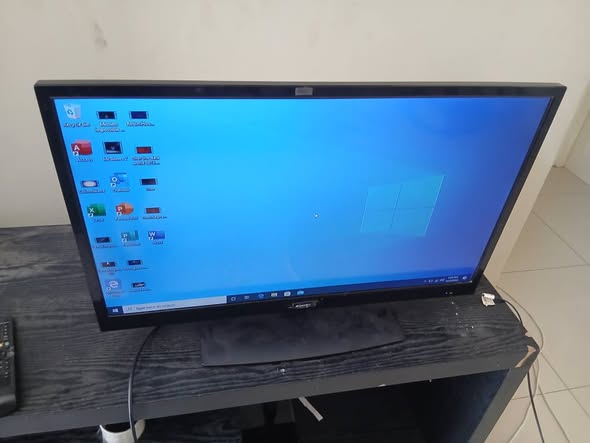 Sansui 32inch TV with remote photo 4