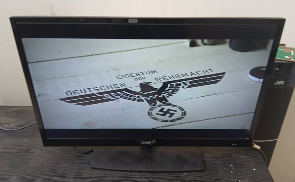 Sansui 32inch TV with remote photo 3