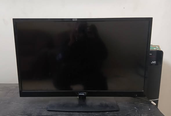 Sansui 32inch TV with remote photo 1
