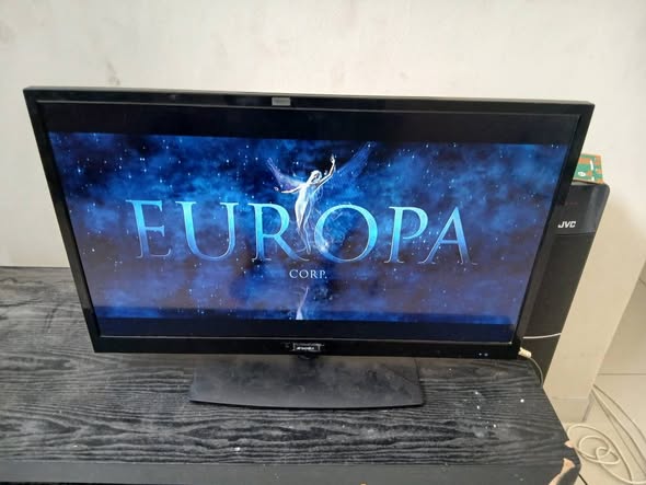 Sansui 32inch TV with remote photo 2
