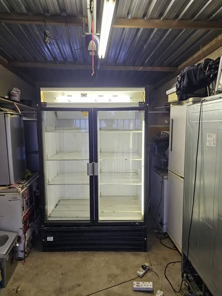 Beverage fridge photo 4
