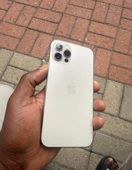 iPhone 12 Pro photo 1