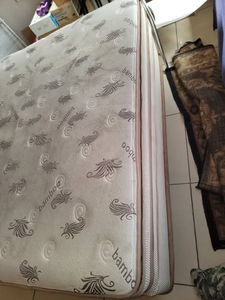 Queen Bed photo 3