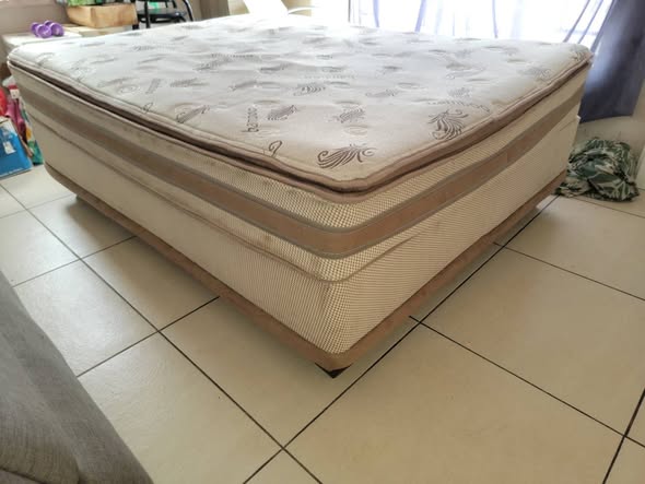 Queen Bed photo 4