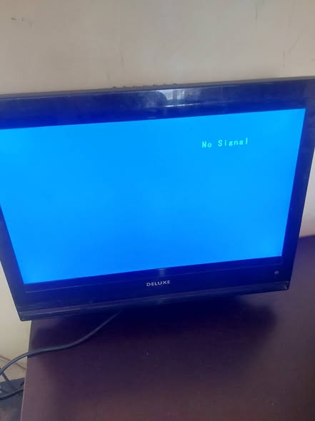 Deluxe Tv 24 inch photo 2