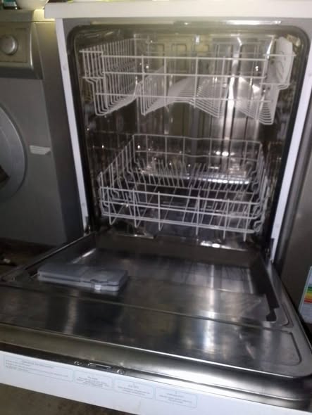 Dishwasher photo 3