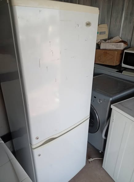 KIC fridge freezer photo 2