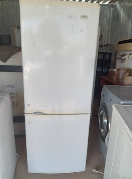 KIC fridge freezer photo 3
