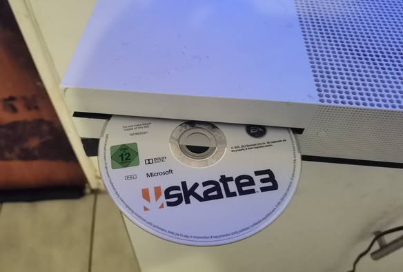 Xbox oneS photo 2