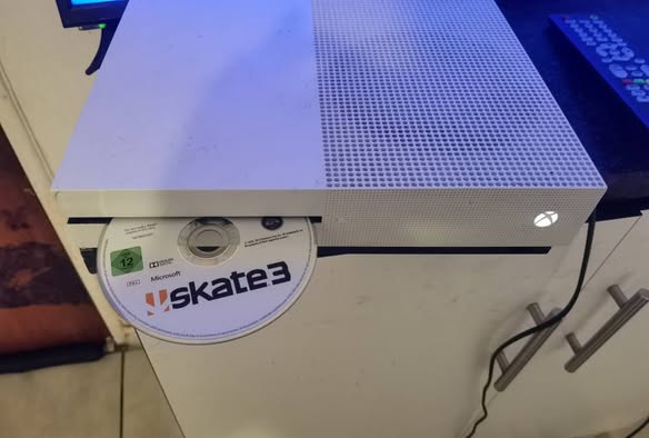 Xbox oneS photo 3