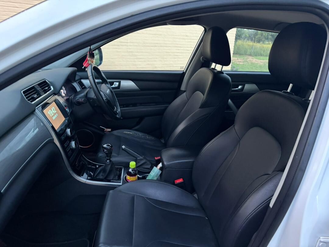 2018 Haval H2 Luxury photo 2