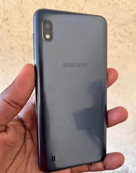 SAMSUNG A10 32GB photo 2