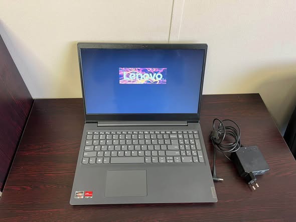 Lenovo Ryzen 3 Pro laptop photo 4