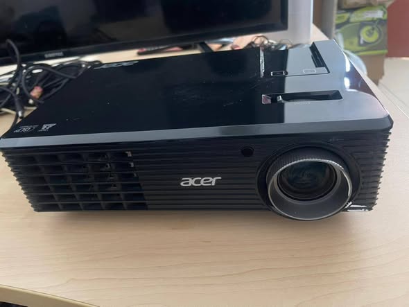 Acer projector photo 1