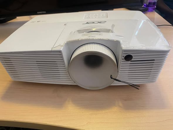 Acer projector photo 1