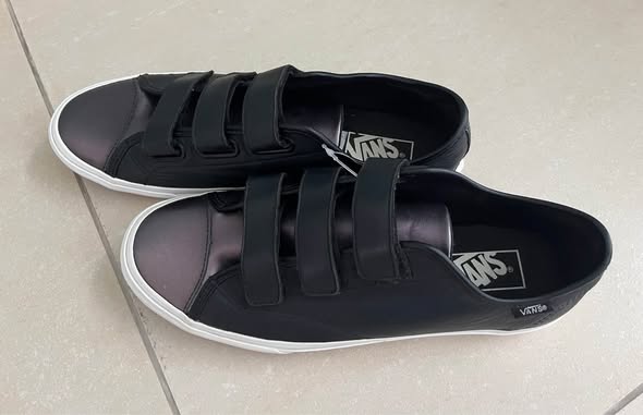 Genuine men’s VANS shoes size 8.5 photo 1