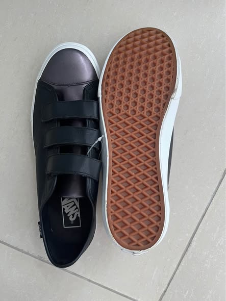 Genuine men’s VANS shoes size 8.5 photo 3