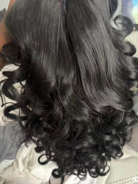 SYNTHETIC WIG photo 5