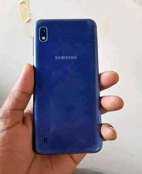 Samsung A 10 photo 1
