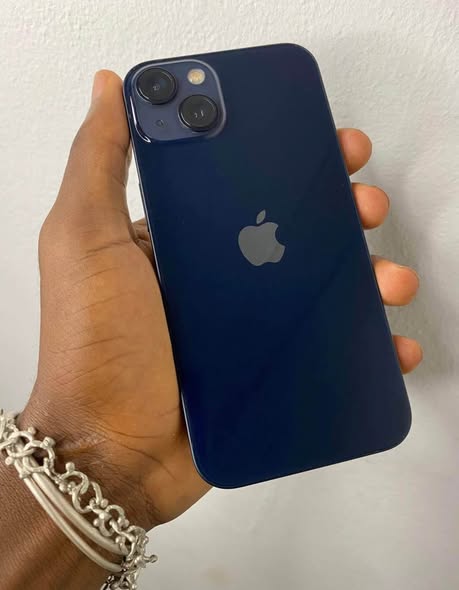 iPhone 13 photo 2