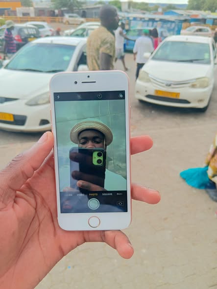 iPhone 8 photo 3