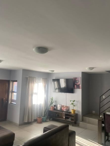 DOUBLE STOREY HOUSE FOR SALE IN WALVIS BAY NARRAVILE photo 3
