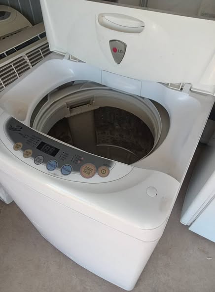 LG top loader automatic washing machine photo 4