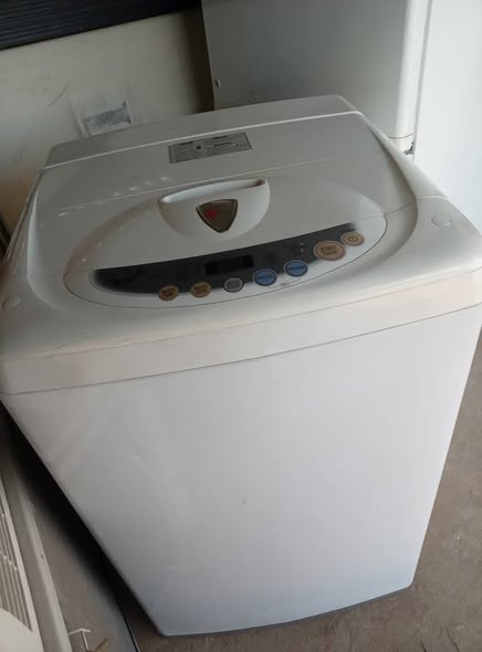 LG top loader automatic washing machine photo 2