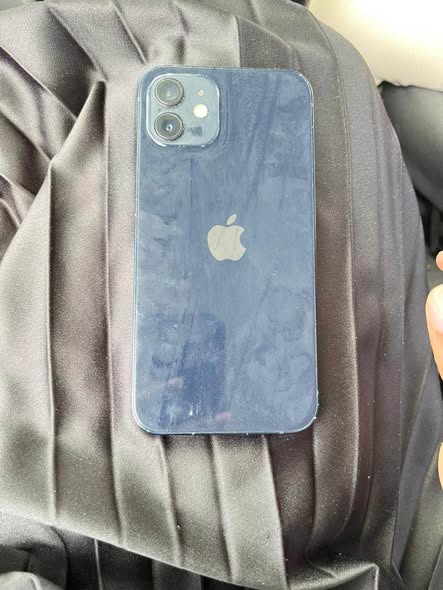 iPhone 12 photo 2