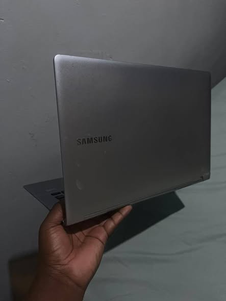 Samsung laptop i5 photo 1