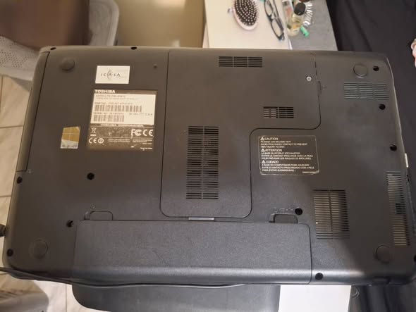 Toshiba Laaptop photo 3